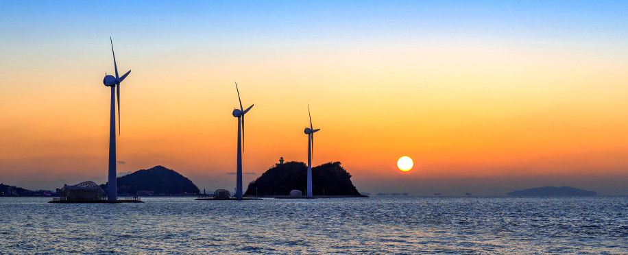 storage/images/posts//wind-turbines-generating-electricity-sunset-korea2_1710973470.jpg